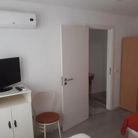 Sem Nome Guest house *